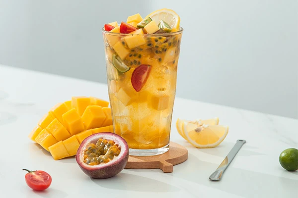 A Fruit Tea & Banh Mi